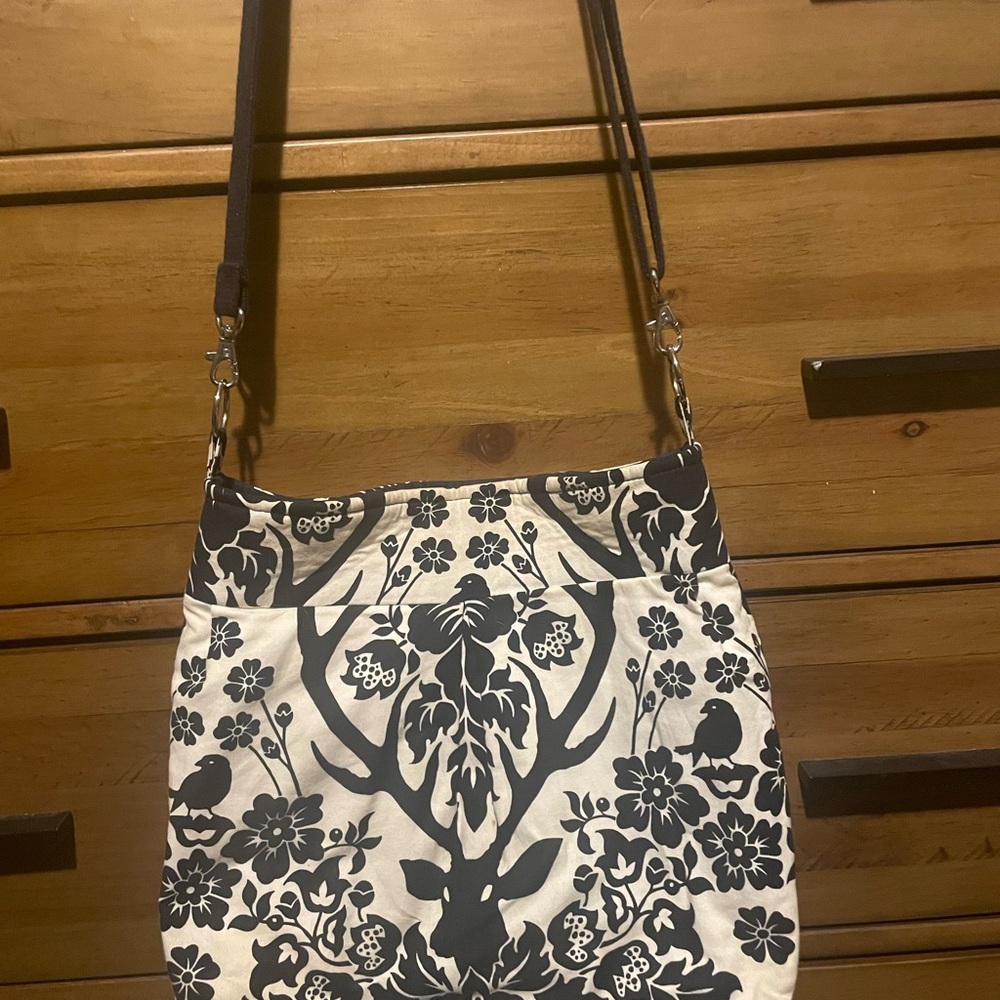 Cute and casual crossbody bag.